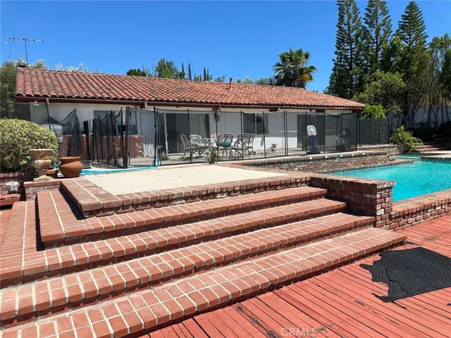 3831 Alonzo, Encino, California 91316