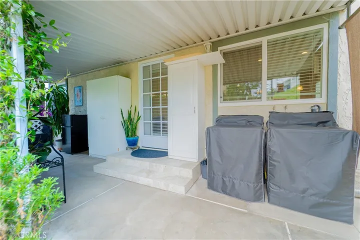 19722 Avenue Of The Oaks, Newhall, California 91321