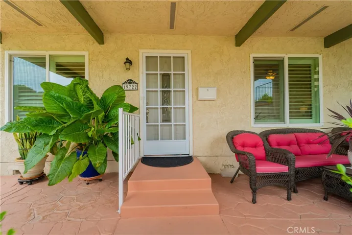 19722 Avenue Of The Oaks, Newhall, California 91321