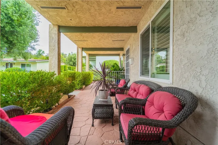 19722 Avenue Of The Oaks, Newhall, California 91321