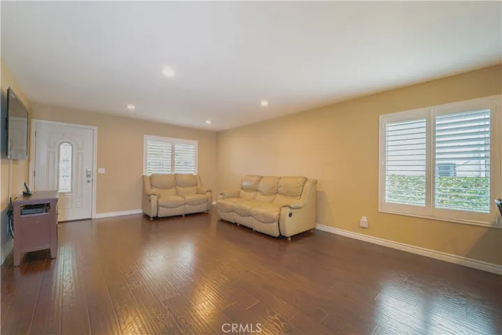 19722 Avenue Of The Oaks, Newhall, California 91321