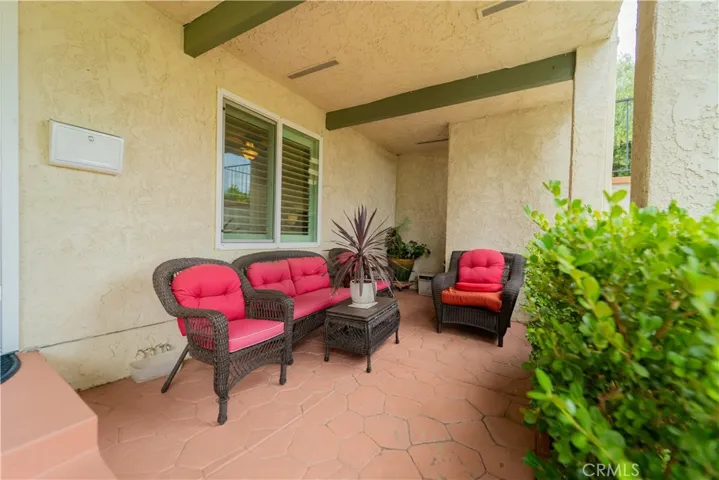 19722 Avenue Of The Oaks, Newhall, California 91321
