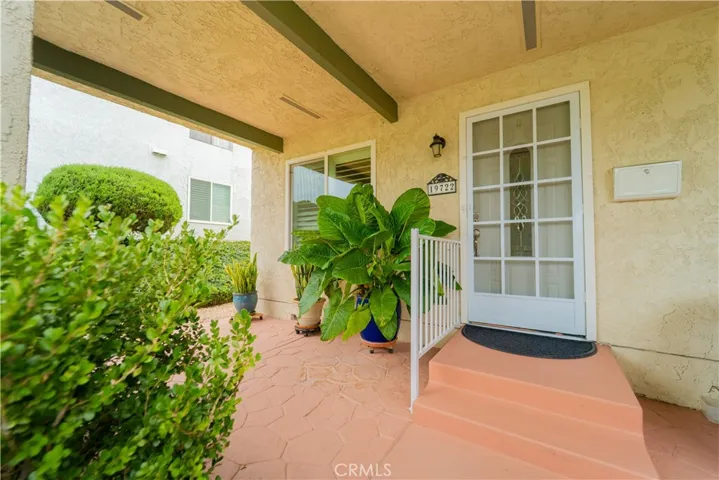 19722 Avenue Of The Oaks, Newhall, California 91321