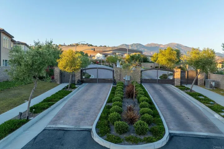 1832 Aliso Canyon Dr, Lake Forest, California 92610