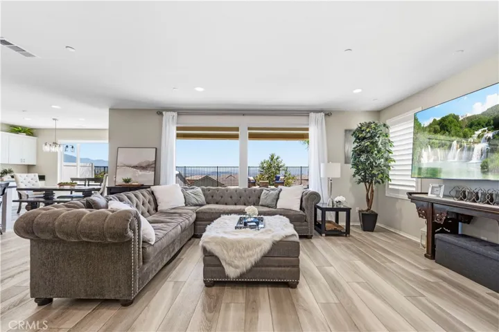 28431 Ascent, Saugus, California 91350