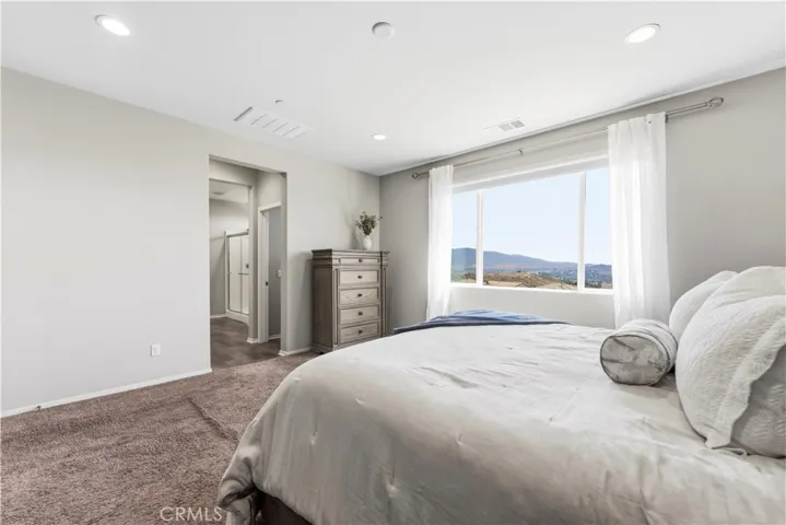 28431 Ascent, Saugus, California 91350