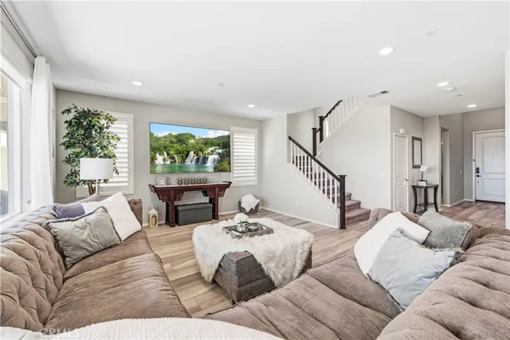 28431 Ascent, Saugus, California 91350