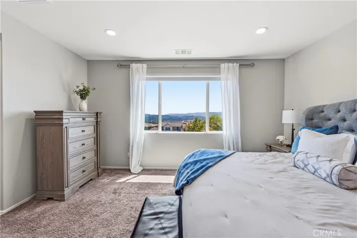28431 Ascent, Saugus, California 91350