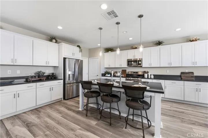 28431 Ascent, Saugus, California 91350