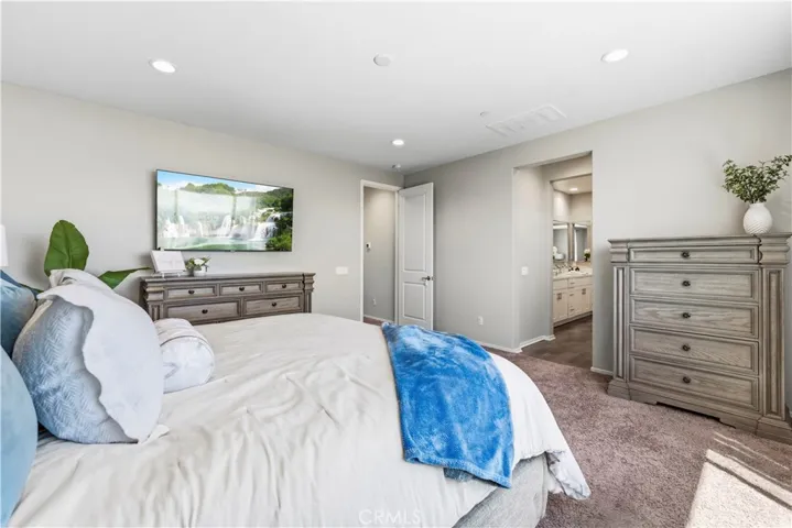 28431 Ascent, Saugus, California 91350
