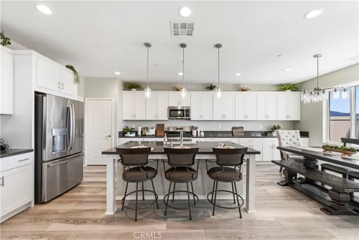 28431 Ascent, Saugus, California 91350