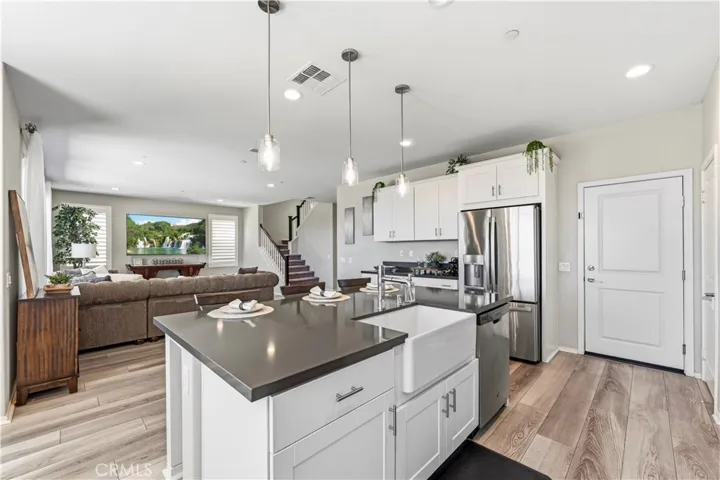 28431 Ascent, Saugus, California 91350