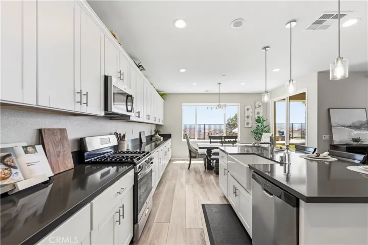 28431 Ascent, Saugus, California 91350