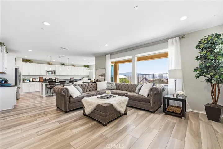 28431 Ascent, Saugus, California 91350