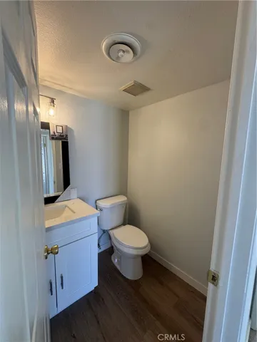 7813 Nairn Court, Bakersfield, California 93309