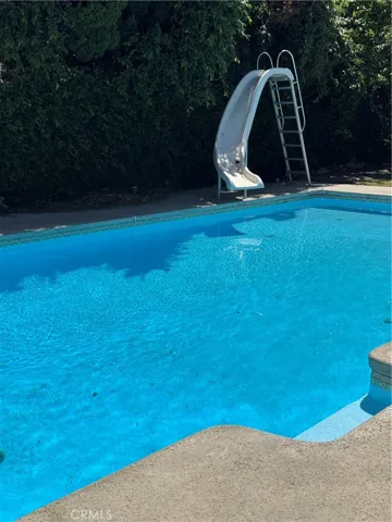 7813 Nairn Court, Bakersfield, California 93309