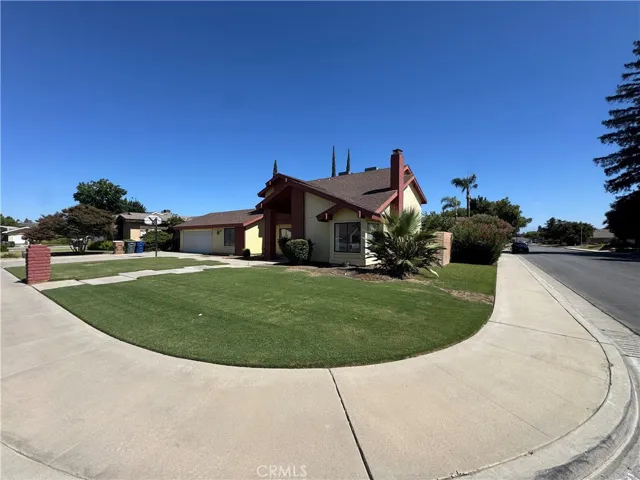 7813 Nairn Court, Bakersfield, California 93309