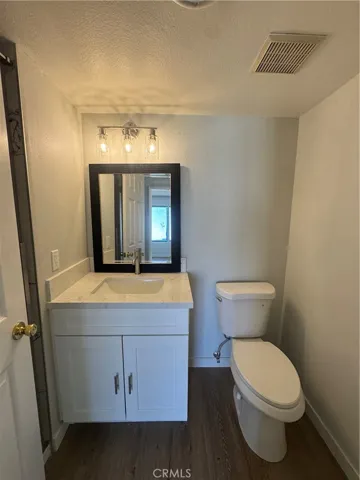 7813 Nairn Court, Bakersfield, California 93309