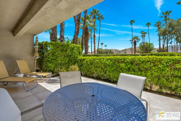 2425 Silver Oak Circle, Palm Springs, California 92264