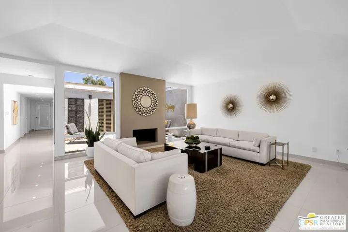 2425 Silver Oak Circle, Palm Springs, California 92264