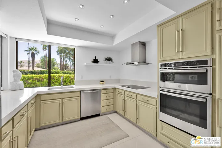 2425 Silver Oak Circle, Palm Springs, California 92264