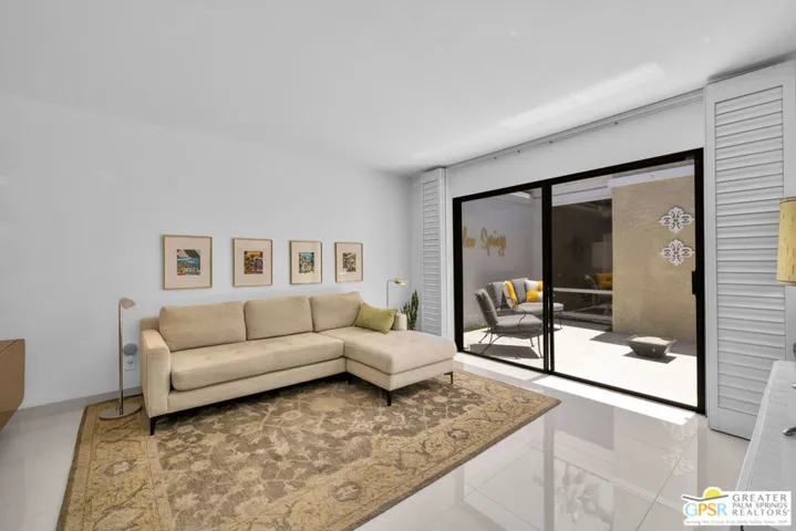 2425 Silver Oak Circle, Palm Springs, California 92264