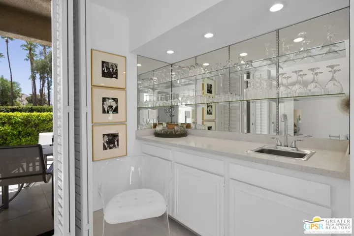 2425 Silver Oak Circle, Palm Springs, California 92264