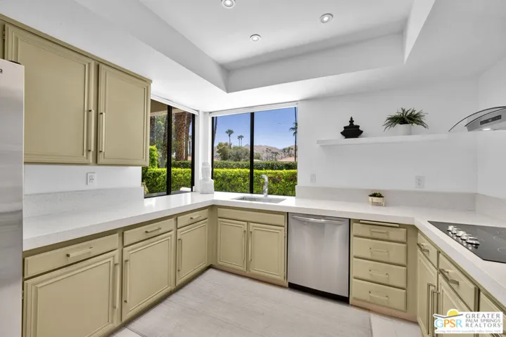 2425 Silver Oak Circle, Palm Springs, California 92264