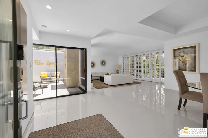 2425 Silver Oak Circle, Palm Springs, California 92264