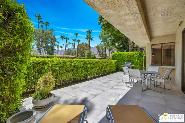 2425 Silver Oak Circle, Palm Springs, California 92264