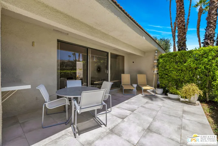 2425 Silver Oak Circle, Palm Springs, California 92264