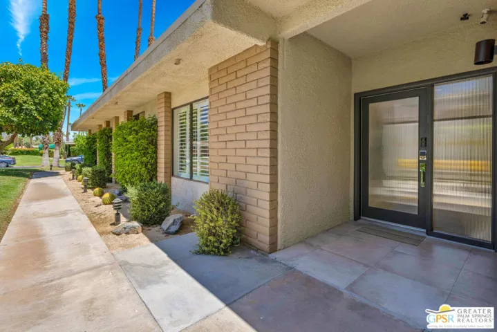 2425 Silver Oak Circle, Palm Springs, California 92264