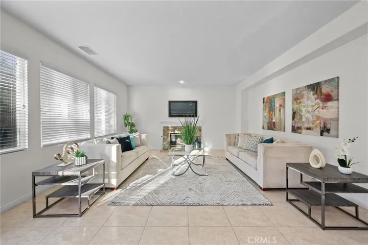 9 Preston, Irvine, California 92618