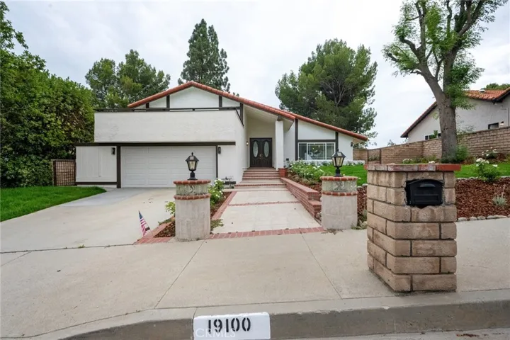19100 Merion, Porter Ranch, California 91326