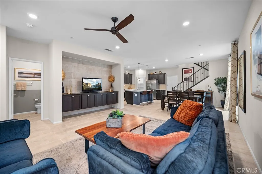 2022 Juniper, Colton, California 92324 — photo 4