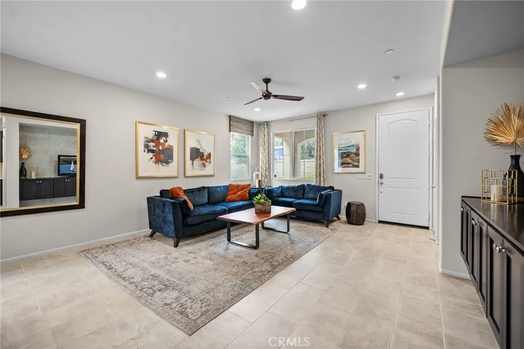 2022 Juniper, Colton, California 92324 — photo 5