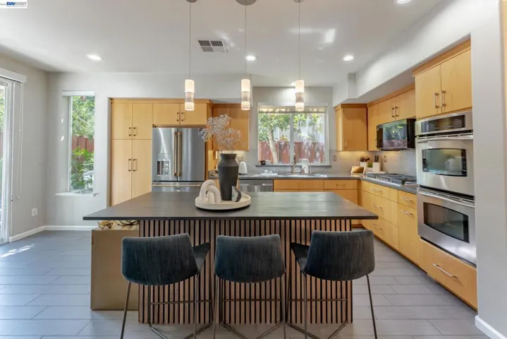 4943 Sequoia Ave, Dublin, California 94568