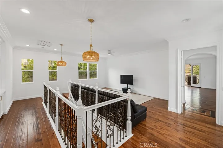 Bonus Room perfect for movie nights, gym, office.