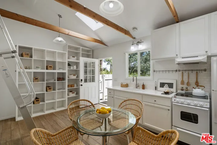 1955 Windover Road, Pasadena, California 91107