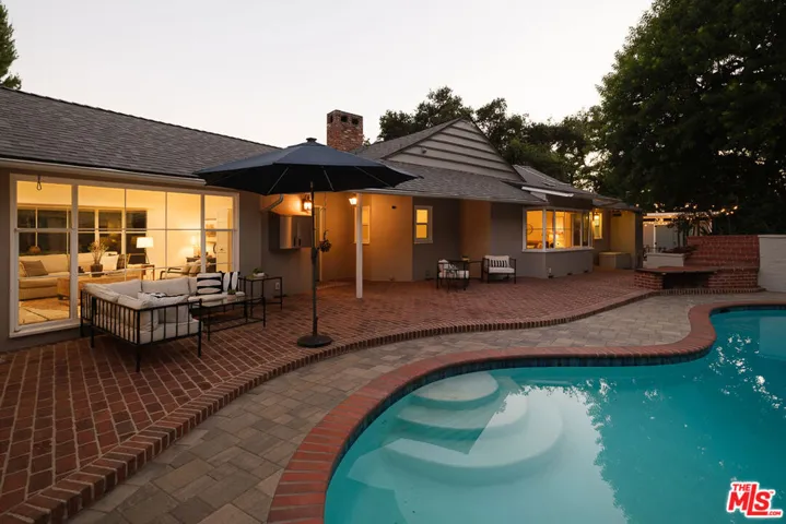 1955 Windover Road, Pasadena, California 91107