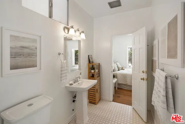 1955 Windover Road, Pasadena, California 91107