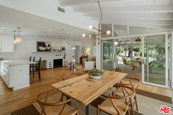 1955 Windover Road, Pasadena, California 91107
