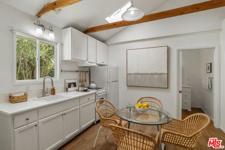 1955 Windover Road, Pasadena, California 91107