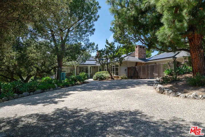 1955 Windover Road, Pasadena, California 91107