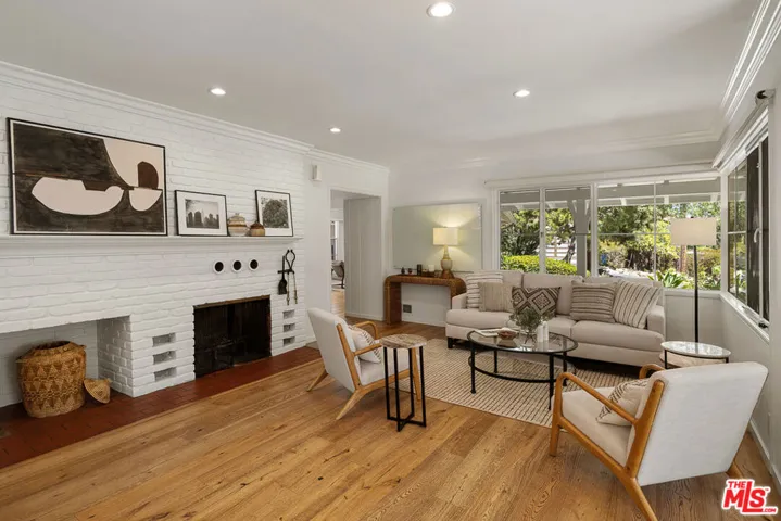 1955 Windover Road, Pasadena, California 91107