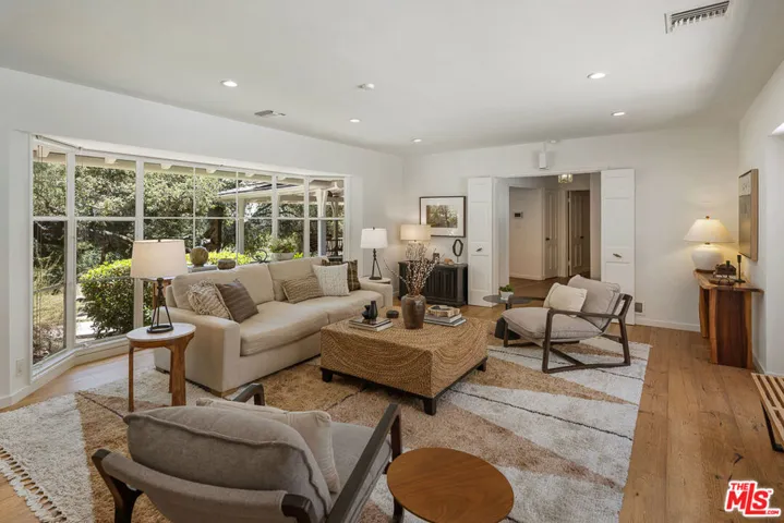 1955 Windover Road, Pasadena, California 91107