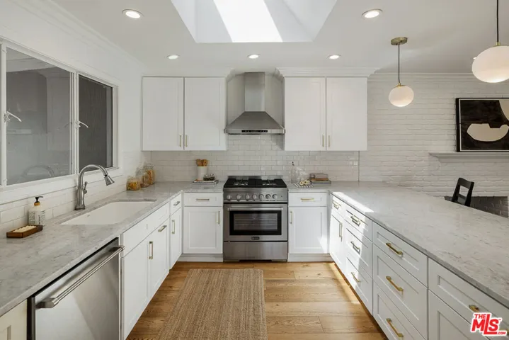1955 Windover Road, Pasadena, California 91107