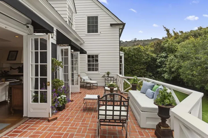7716 Lookout Drive, La Jolla, California 92037