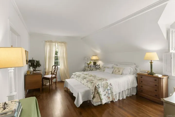 7716 Lookout Drive, La Jolla, California 92037