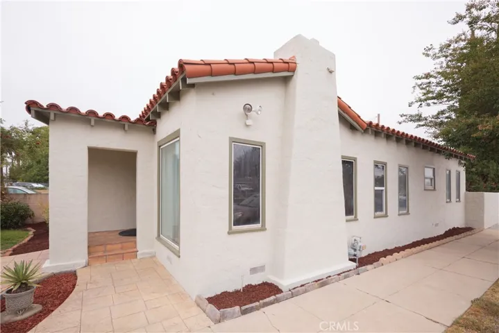 Situated on a corner lot centrally located to freeways amusement parks and much more.